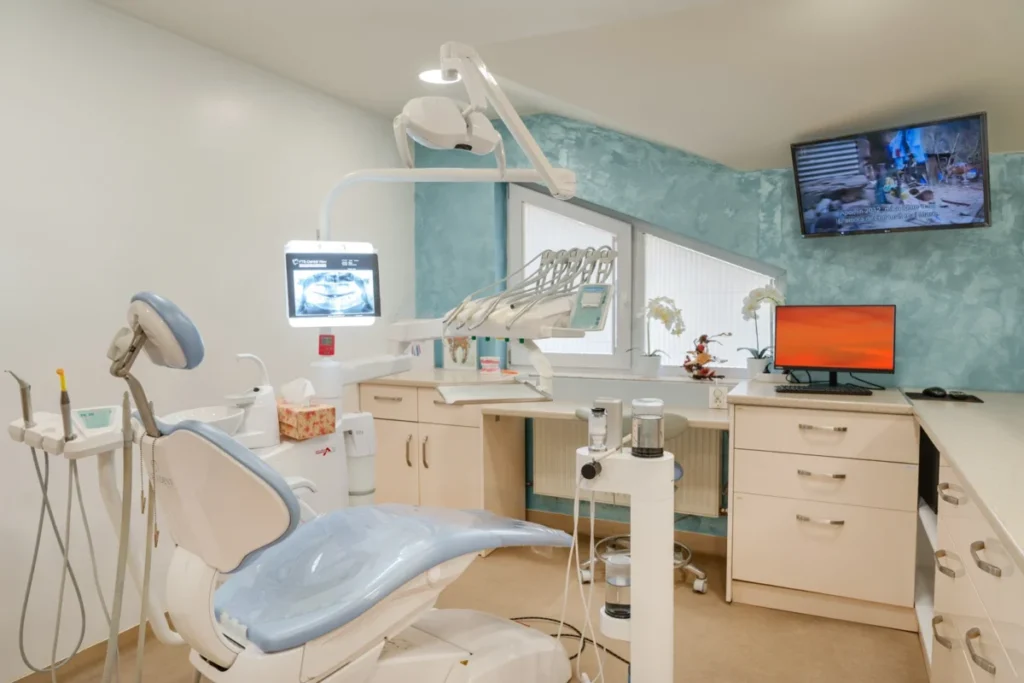 cabinet clinica excedent cotroceni interior 1200x800 1.webp